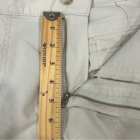 Eddie Bauer Adventure Ripstop Shorts Womens sz  8P Beige Hiking Outdoor new walk - Picture 12 of 16